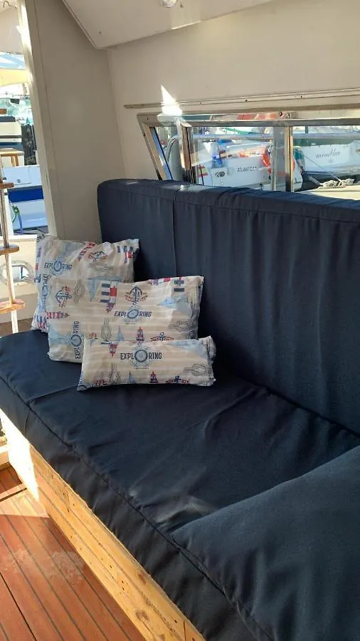 Barco Lucky Hotel Sant Adria de Besos Botel