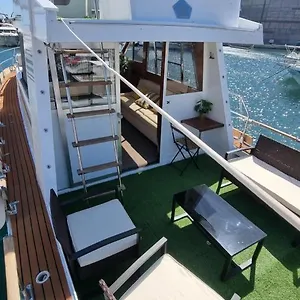 Charming Boat House In Barcelona With Big Terrace And Solarium Bateau-hôtel